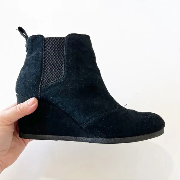 Toms Black Suede Pull-on Wedge Boots Women’s Size 9 One for One Winter FLAW Read - Picture 2 of 12